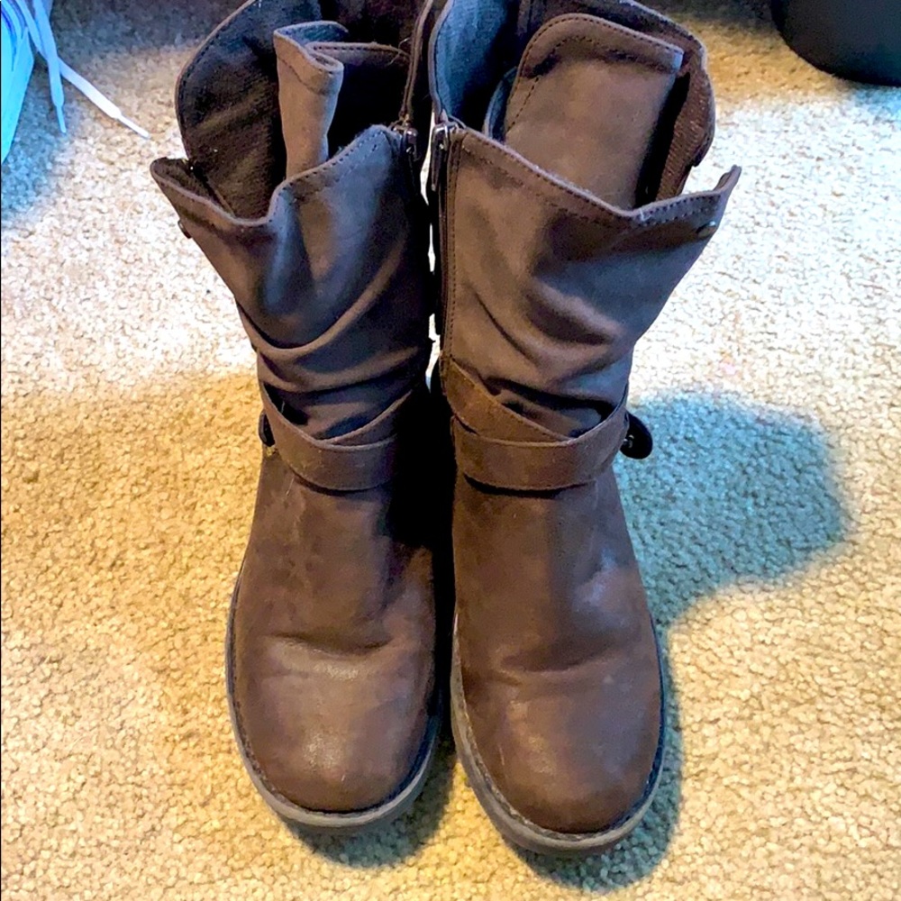 Girls boots